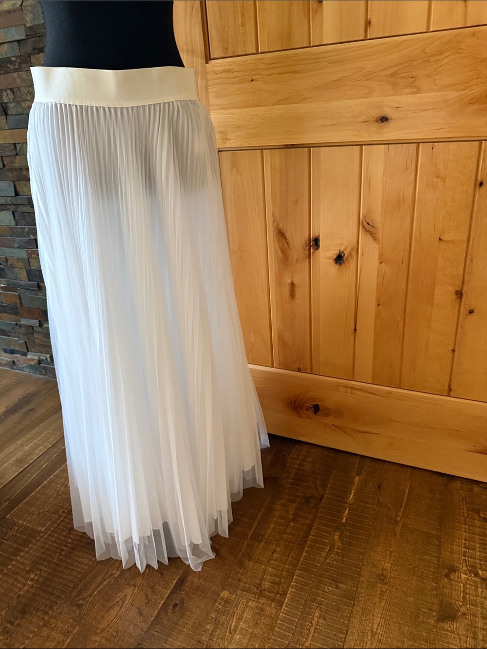 Insight Pleated Maxi Skirt in Ivory